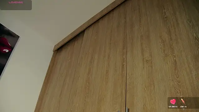 Snapshot of aidaadams chatting on 09-18-25, 10:17 aidaadams online show from 09-18-25, 10:17