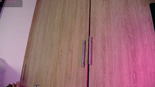 Snapshot of aidaadams chatting on 11-04-25, 11:53 aidaadams online show from 11-04-25, 11:53