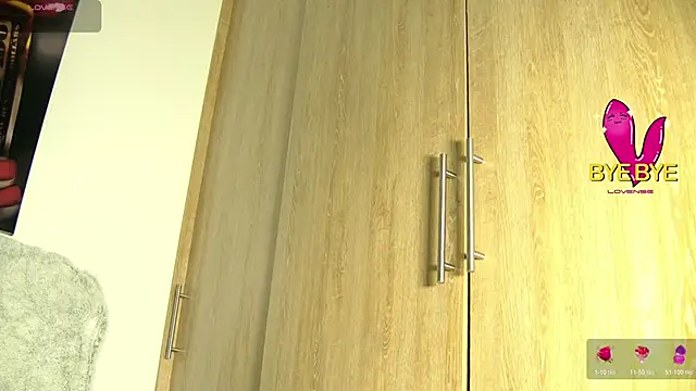 Snapshot of aidaadams chatting on 11-05-25, 11:43 aidaadams online show from 11-05-25, 11:43