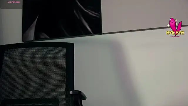 Snapshot of aidaadams chatting on 11-30-25, 11:14 aidaadams online show from 11-30-25, 11:14