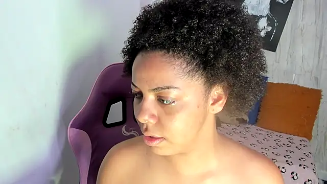 Snapshot of Alika01 chatting on 11-27-25, 01:46 Alika01 online show from 11-27-25, 01:46