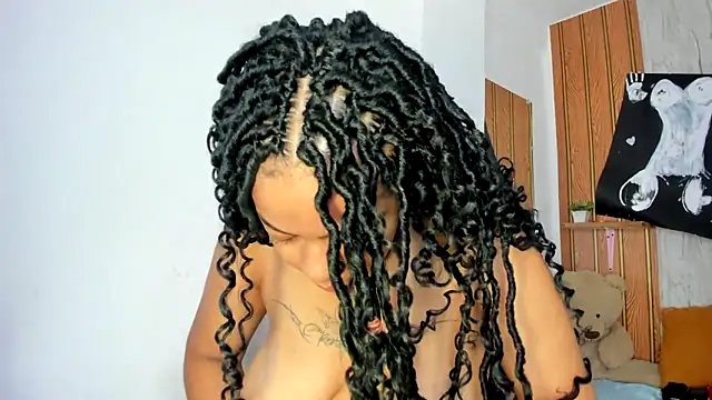 Snapshot of Alika01 chatting on 12-05-25, 01:20 Alika01 online show from 12-05-25, 01:20