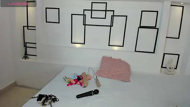 NicholScully online show from 12-17-24, 07:37