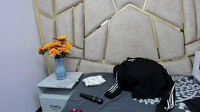 Snapshot of Kloe_Candy1 chatting on 11-12-25, 05:19 Kloe Candy1 online show from 11-12-25, 05:19