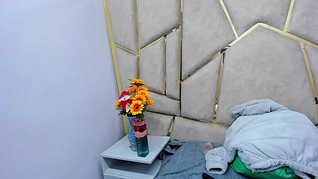 Snapshot of Kloe_Candy1 chatting on 11-26-25, 04:46 Kloe Candy1 online show from 11-26-25, 04:46