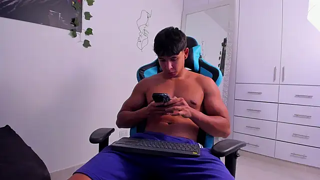 Bray Kevin online show from 12-02-24, 01:25