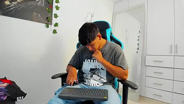 Bray Kevin online show from 12-14-24, 02:53