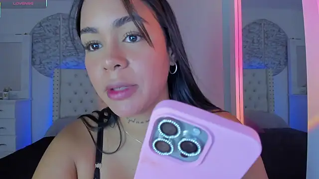 Snapshot of IsabelaVanegas_ chatting on 09-29-25, 04:01 IsabelaVanegas online show from 09-29-25, 04:01