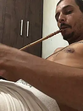 Pauzuudo01 online show from 01-30-25, 07:18