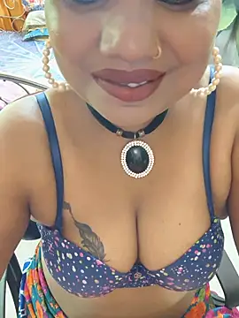 Snapshot of YR-SHIVANI chatting on 06-07-26, 06:39 YR-SHIVANI online show from 06-07-26, 06:39