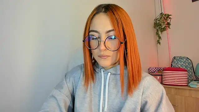 Snapshot of Tiarha chatting on 12-16-24, 04:34 Tiarha online show from 12-16-24, 04:34