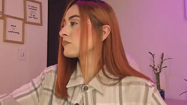 Snapshot of Tiarha chatting on 11-06-25, 04:35 Tiarha online show from 11-06-25, 04:35