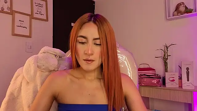 Snapshot of Tiarha chatting on 11-13-25, 05:06 Tiarha online show from 11-13-25, 05:06