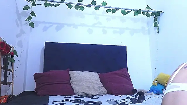 Snapshot of AliciaBasch chatting on 12-22-24, 11:09 AliciaBasch online show from 12-22-24, 11:09