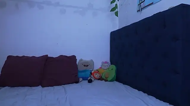 Snapshot of AliciaBasch chatting on 11-09-25, 04:55 AliciaBasch online show from 11-09-25, 04:55