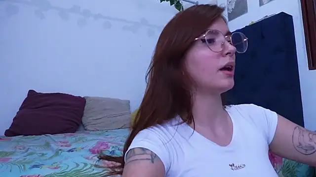 Snapshot of AliciaBasch chatting on 03-12-26, 01:45 AliciaBasch online show from 03-12-26, 01:45