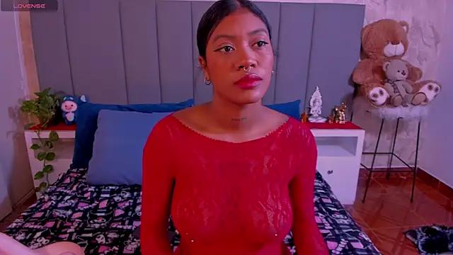 Snapshot of JulianaMiller chatting on 02-12-25, 02:45 JulianaMiller online show from 02-12-25, 02:45