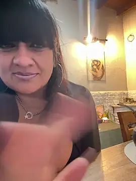 Snapshot of Sensualmente333 chatting on 06-03-26, 11:57 Sensualmente333 online show from 06-03-26, 11:57