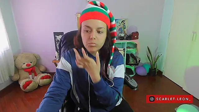 Scarletleon77 online show from 12-11-24, 04:20