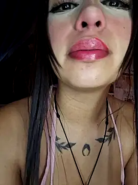 Snapshot of Hot_sophie_ chatting on 03-08-25, 02:45 Hot sophie  online show from 03-08-25, 02:45