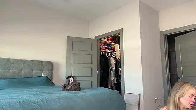 ElenaErickson online show from 02-05-25, 10:01