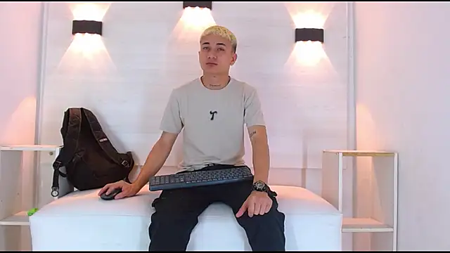 Snapshot of jeic_18 chatting on 10-07-25, 12:35 jeic 18 online show from 10-07-25, 12:35