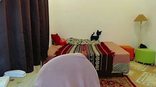 Sophie Fantasys online show from 04-15-26, 05:53