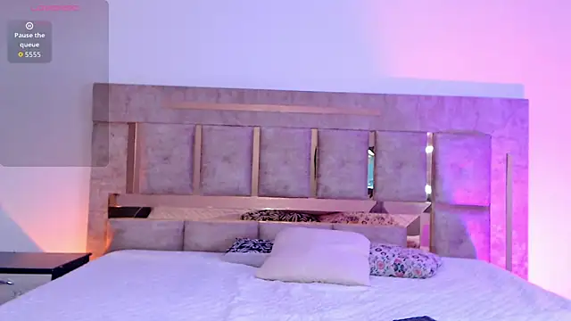 Snapshot of Kasey__ chatting on 10-19-25, 06:58 Kasey   online show from 10-19-25, 06:58