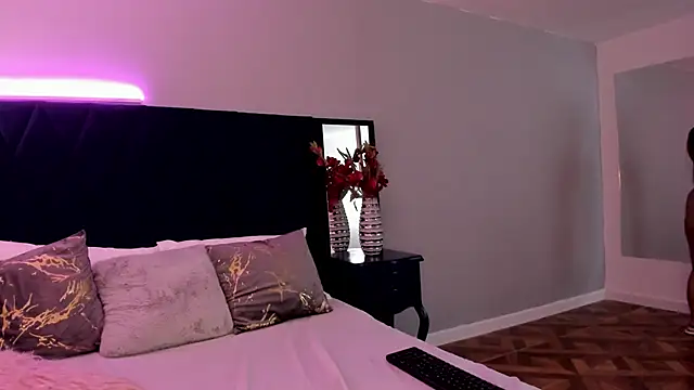 Snapshot of KattyPortman chatting on 01-26-25, 07:21 KattyPortman online show from 01-26-25, 07:21