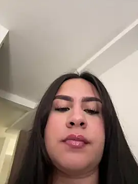 Snapshot of KattyPortman chatting on 10-18-25, 02:03 KattyPortman online show from 10-18-25, 02:03