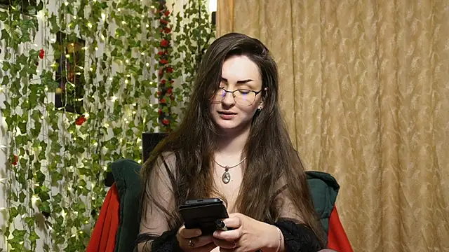 NaughtYHomemadE online show from 05-01-26, 04:11