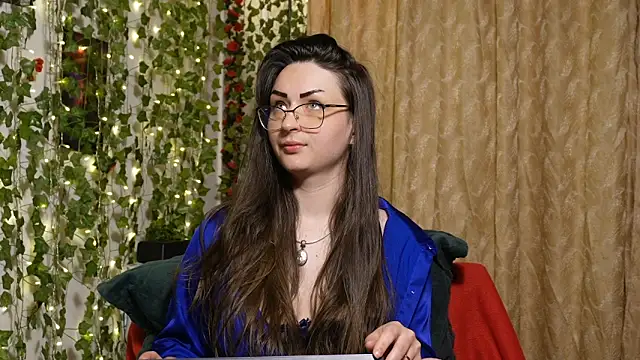 Snapshot of NaughtYHomemadE chatting on 05-03-26, 06:25 NaughtYHomemadE online show from 05-03-26, 06:25