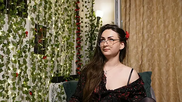 Snapshot of NaughtYHomemadE chatting on 06-12-26, 01:10 NaughtYHomemadE online show from 06-12-26, 01:10
