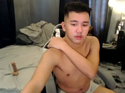 xgregor07 online show from 11-06-25, 05:08