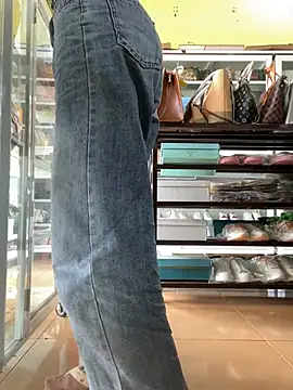 Snapshot of Rosa_998 chatting on 12-17-24, 08:34 Rosa 998 online show from 12-17-24, 08:34