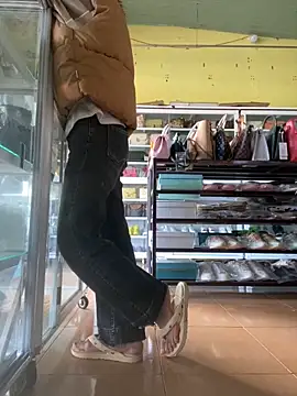 Snapshot of Rosa_998 chatting on 12-18-24, 01:26 Rosa 998 online show from 12-18-24, 01:26