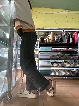 Snapshot of Rosa_998 chatting on 01-17-25, 01:25 Rosa 998 online show from 01-17-25, 01:25