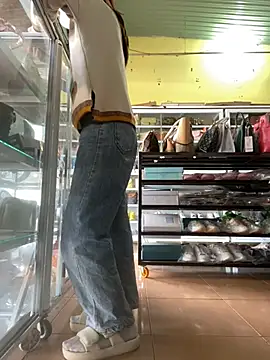 Snapshot of Rosa_998 chatting on 01-18-25, 01:30 Rosa 998 online show from 01-18-25, 01:30