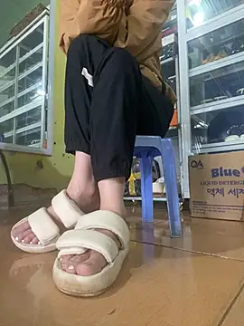 Snapshot of Rosa_998 chatting on 02-25-25, 01:41 Rosa 998 online show from 02-25-25, 01:41