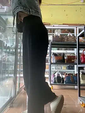 Snapshot of Rosa_998 chatting on 09-10-25, 01:05 Rosa 998 online show from 09-10-25, 01:05