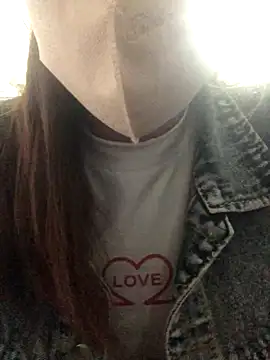 Snapshot of Rosa_998 chatting on 10-16-25, 02:56 Rosa 998 online show from 10-16-25, 02:56