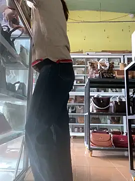 Snapshot of Rosa_998 chatting on 11-18-25, 12:38 Rosa 998 online show from 11-18-25, 12:38