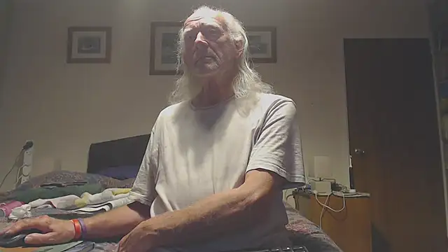 WaverlyKernow online show from 04-25-26, 07:11