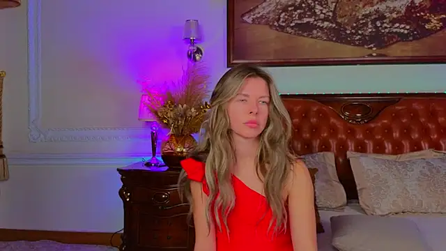 Snapshot of Real_Tini chatting on 11-13-25, 06:12 Real Tini online show from 11-13-25, 06:12