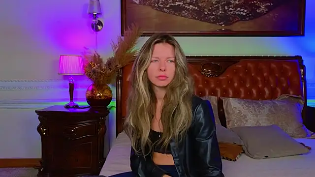 Snapshot of Real_Tini chatting on 11-27-25, 06:15 Real Tini online show from 11-27-25, 06:15