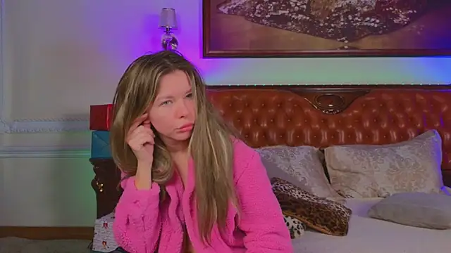 Snapshot of Real_Tini chatting on 12-15-25, 06:17 Real Tini online show from 12-15-25, 06:17