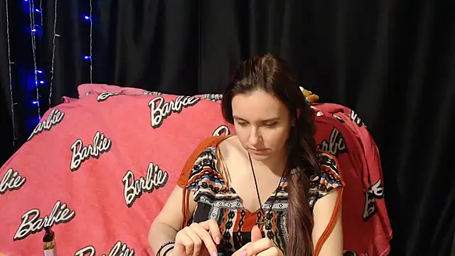 Snapshot of Milana69 chatting on 11-21-25, 06:06 Milana69 online show from 11-21-25, 06:06