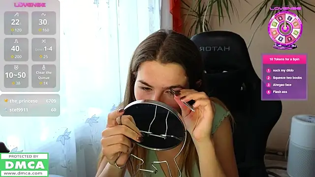 Snapshot of mag1c_eyes1 chatting on 10-16-25, 12:17 mag1c eyes1 online show from 10-16-25, 12:17