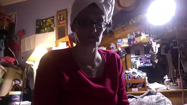 Snapshot of beelzebubblesxo chatting on 10-13-25, 08:03 beelzebubblesxo online show from 10-13-25, 08:03