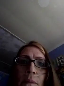 Snapshot of beelzebubblesxo chatting on 10-17-25, 05:54 beelzebubblesxo online show from 10-17-25, 05:54